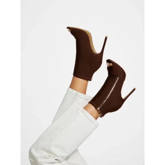 NWOT GUESS Monika Stiletto Booties Size 7.5 - Picture 3 of 10